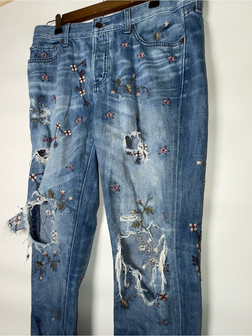 Lucky Brand Sienna Slim Boyfriend Floral Embroidered Distressed Jeans Size 4/27 - Picture 4 of 11